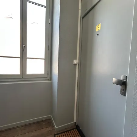 Appartement Au Pied Du Château Wi-fi Proche Gare Montluçon